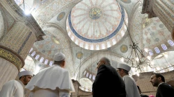 Papst Leo XIV. in der Blauen Moschee in Istanbul / Vatican Media
