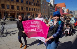 Junge Familien unterwegs beim "Sunday for Life" / Andreas Düren