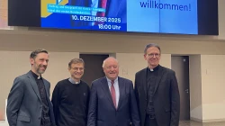 Konrad Adenauer (zweiter von rechts) mit Vertretern der Kölner Hochschulel für Katholische Theologie (KHKT) / Martin Grünewald