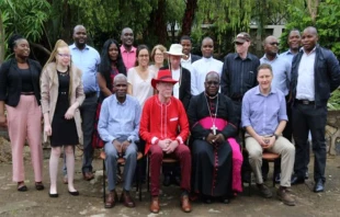 Bischof George Desmond Tambala von Zomba (Malawi) mit Vertretern zum Auftakt der Kampagne.  / CCJP / ACI Africa 