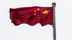 Chinesische Flagge / Unsplash / Alejandro Luengo