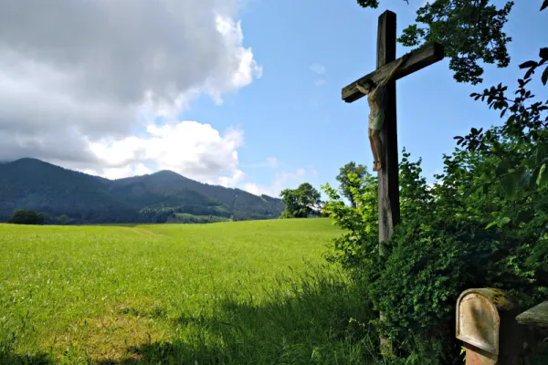 Kruzifix im Ammertal (Oberbayern) / CNA Deutsch / AC Wimmer 