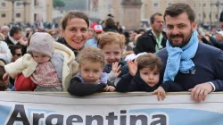 Familien – wie diese aus Argentinien, die am Wochenende in Rom war – sind schon lange Thema von Bischofsynoden. / CNA/Martha Calderon