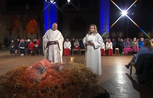 ARD-Christmette 2025 aus St. Maria in Stuttgart / Screenshot von YouTube/ André-Nico La Torre