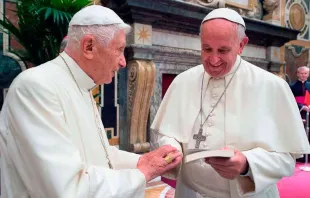 Papst emeritus Benedikt und Papst Franziskus / Vatican Media