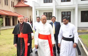 Mit dabei zur Eröffnung: Kardinäle Angelo Bagnasco und Malcolm Ranjith / Erzdiözese Colombo/Roshan Pradeep