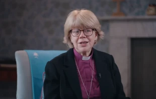 Sarah Mullally, die erste weibliche Erzbischöfin von Canterbury. / Screenshot von YouTube