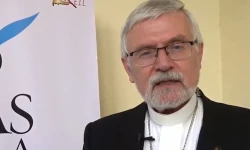 Weihbischof Adolfo Bittschi Mayer / screenshot / YouTube / 40 Días por la Vida