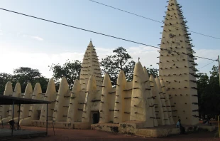 Moschee in Bobo-Dioulasso (Burkina Faso) / Wikimedia / Jurgen (CC BY 2.0)