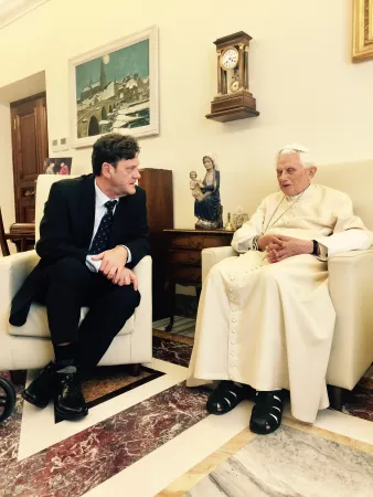 Peter Seewald im Gespräch mit Papst Benedikt XVI.