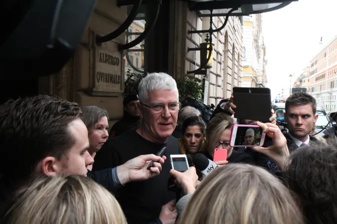 Phil Nagle vor der Presse am 3. März 2016 vor dem Hotel Quirinale in Rom, wo auch die Anhörung durch die Royal Commission stattfand  