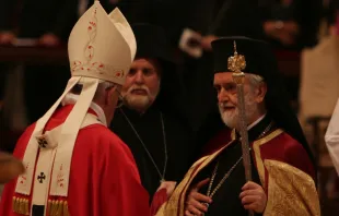 Papst Franziskus im Gespräch mit orthodoxen Geistlichen am 29. Juni 2015 im Petersdom / CNA / Petrik Bohumil