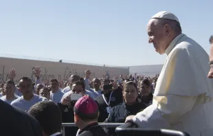 Papst Franziskus trifft Häftlinge der Cereso Justizvollzugsanstalt in Juarez, Mexiko am 17. Februar 2016. / L'Osservatore Romano
