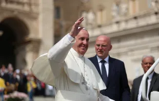 Am Samstag fliegt Papst Franziskus zu einem ökumenischen Treffen nach Griechenland. Dort begegnet er auch Migranten und Flüchtlingen. / CNA/Alexey Gotovskiy