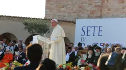 Papst Franziskus an der Basilika St. Franziskus von Assisi zum Weltgebetstag für den Frieden am 20. September 2016. / Daniel Ibanez / CNA Deutsch 