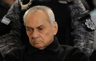 Der italienische Priester Nicola Corradi vor seiner Verurteilung am 25. November wegen sexuellen Missbrauchs am Provolones Institut in Mendoza (Argentinien) / Andres Larrovere/AFP via Getty Images