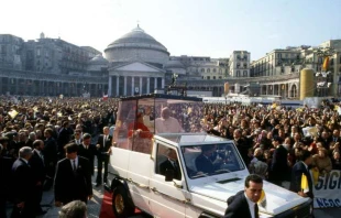 St. Johannes Paul II. in Neapel im Jahr 1990 / Giancarlo Giuliani - CPP / ACI Stampa 