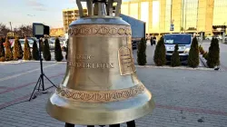 Die Glocke bei ihrer Ankunft im ukrainischen Lemberg (Lwiw).  / Tomasz Duklanowski/Radio Szczecin