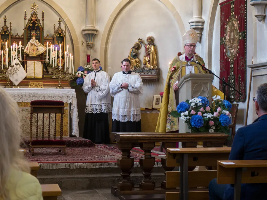 In seiner Predigt sprach Bischof Ackermann über Maria als Empfangende, die offen ist für die Wege Gottes und des Lebens