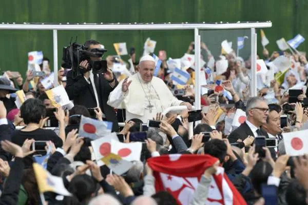Freudiger Empfang: Etwa 25.000 Menschen kamen ins Baseballstadion von Nagasaki am 24. November 2019