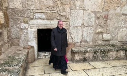 Bischof Georg Bätzing in der Geburtskirche in Bethlehem / Deutsche Bischofskonferenz / Matthias Kopp