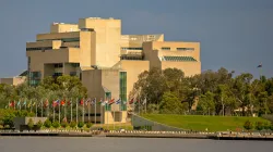 High Court of Australia: Das Gebäude des Obersten Gerichtshofs in Australien am Ufer des Burley-Griffin-See in Canberra / Alex Proimos / Wikimedia (CC BY-SA 2.0)