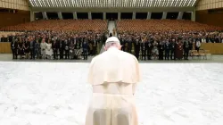 Papst Franziskus und die Teilnehmer am Treffen von "Deloitte Global" / Vatican Media