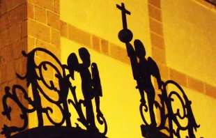 Detail des Gitters des Atriums der Metropolitan-Kathedrale von Sucre in Bolivien. / Pablo Aviles Vacaflores / Wikimedia (CC BY-SA 3.0)