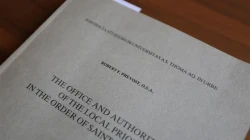 Exemplar der Doktorarbeit von Papst Leo XIV. / Zofia Czubak / EWTN News