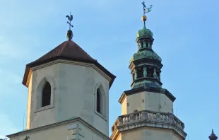 Eine der ersten protestantischen Kirchenneubauten in Bayern: Die Türme der evangelisch-lutherischen Dreieinigkeitskirche, die 1627-31 erbaut wurde.  / Paep56 via Wikimedia