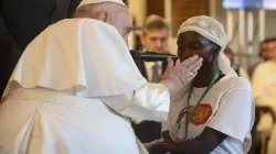 Am zweiten Tag seines Besuchs in der kongolesischen Hauptstadt Kinshasa, am 1. Februar 2023, hörte Papst Franziskus die Geschichten von Gewaltopfern aus der Konfliktregion im Osten der Demokratischen Republik Kongo. / Vatican Media