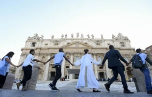 Performance auf dem Petersplatz beim Event der Fratelli-Tutti-Stiftung am 10. Juni 2023 / Vatican Media