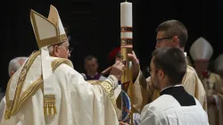 Papst Franziskus bei der Ostervigil am 8. April 2023 / Vatican Media