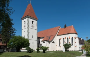 Pfarrkirche Mariä Himmelfahrt in Eberndorf (Bezirk Völkermarkt, Kärnten)  / Johann Jaritz / Wikimedia (CC BY-SA 4.0) 