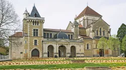 Die Sankt-Bernhards-Basilika im französischen Fontaine-lès-Dijon / Michel Foucher / Wikimedia (CC BY-SA 4.0) 