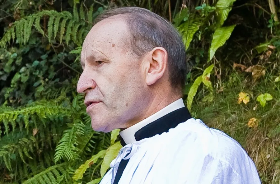 Pater Franz Schmidberger in Lourdes (Frankreich) im Jahr 2008