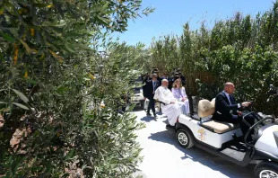 Papst Franziskus mit der italienischen Ministerpräsidentin Giorgia Meloni beim G7-Gipfel am 14. Juni 2024 in Italien / Vatican Media