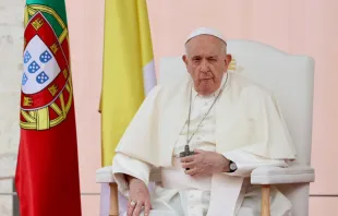 Papst Franziskus am 2. August 2023 beim Weltjugendtag in Lissabon / Daniel Ibáñez / CNA Deutsch
