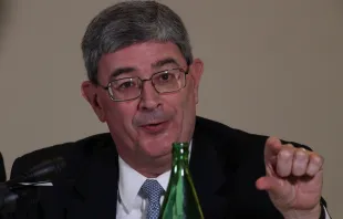 „Mittelmäßigkeit ist keine Option", erklärt Professor George Weigel. Er fordert die Vertiefung des katholischen Glaubens und Mission im Alltag aller Christen. Weigel ist wissenschaftlicher Leiter des „Ethics and Public Policy Center" in Washington. Ihm wurden 18 Ehrendoktorwürden verliehen und der päptstliche Orden „Pro Ecclesia et Pontifice". / CNA/Petrik Bohumil