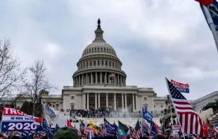 Unterstützer von Donald Trump vor dem US Capitol am 6. Januar 2021 / Alex Edelman/AFP via Getty Images