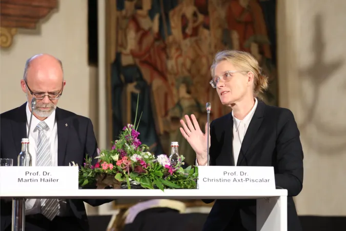 Auf evangelischer Seite der Disputation: Prof. Dr. Christine Axt-Piscalar (Göttingen/Hannover) und Prof. Dr. Martin Hailer (Heidelberg)