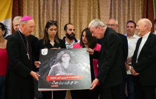 Mitglieder der Koordinierungsstelle für das Heilige Land treffen sich am 21. Mai 2022 in der Gemeinde St. Jakobus der Apostel Beit Hanina mit jungen Menschen aus Jerusalem.  / Mazur/cbcew.org.uk via Flickr (CC BY-NC-ND 2.0)