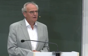 Hubert Wolf / screenshot / YouTube / Studium generale Mainz