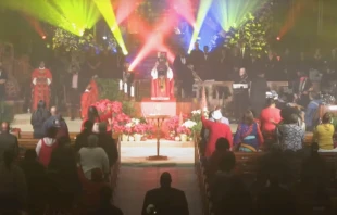 Einige sagen, die spektakuläre Inszenierung der Christmette in der St. Sabina Kirche in Chicago ist zu weit gegangen.  /  Screenshot / St. Sabina YouTube video