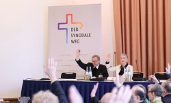 Bischof Georg Bätzing und Irme Stetter-Karp beim Synodalen Ausschuss / Synodaler Weg / Marko Orlovic