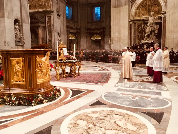 Papst Franziskus bei der Vesper im Petersdom am 31. Dezember 2018