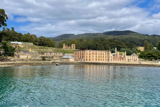 Prächtige Kulisse einer harten Vergangenheit: Knapp 100 Kilometer von der Hauptstadt Hobart liegt Port Arthur in Tasmanien, Australien. / AC Wimmer / CNA Deutsch