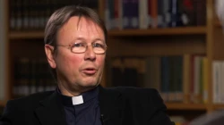 Prälat Karl Jüsten / Screenshot von YouTube