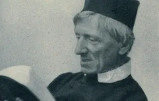 Kardinal John Henry Newman liest ein Buch: Photographie aus der Zeit vor 1890 / Henry J. Whitlock / Wikimedia (CC0)