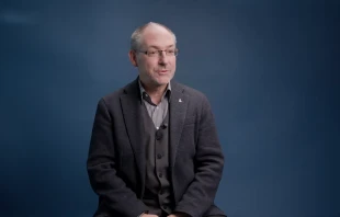 Der Luzerner Judaist und Jesuit Christian Rutishauser. / Screenshot von YouTube